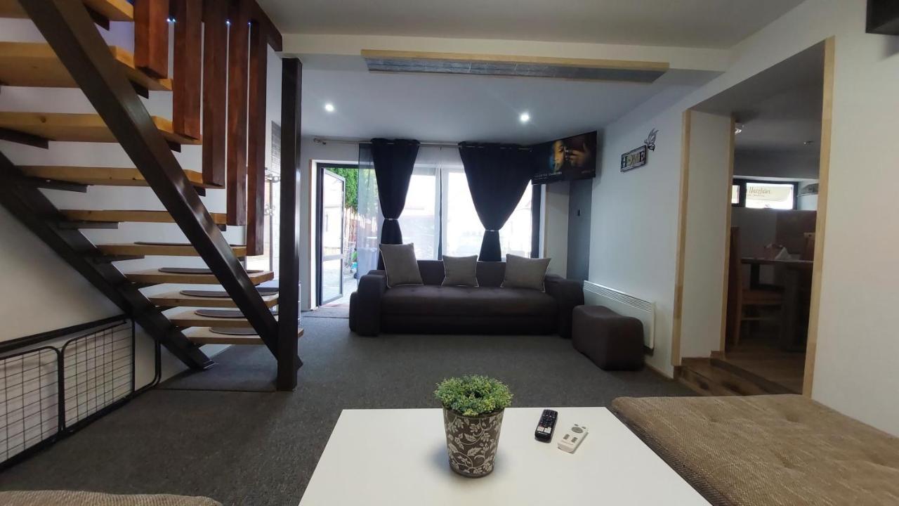 Morrison Apartments 미에르쿠리에씨우크 객실 사진